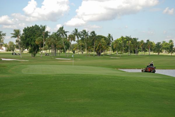 Golf Course Maintenance in Saint Charles