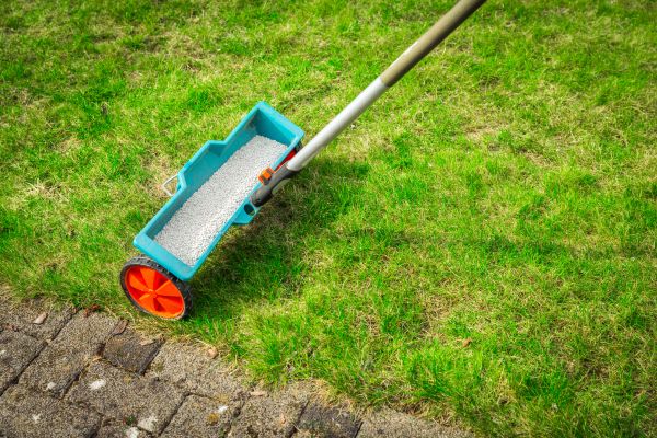 Commercial Lawn Treatment in Saint Charles